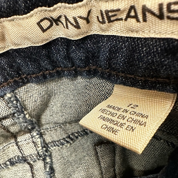 DKNY Jeans size 12 black embellishments on back pocket - Picture 12 of 14